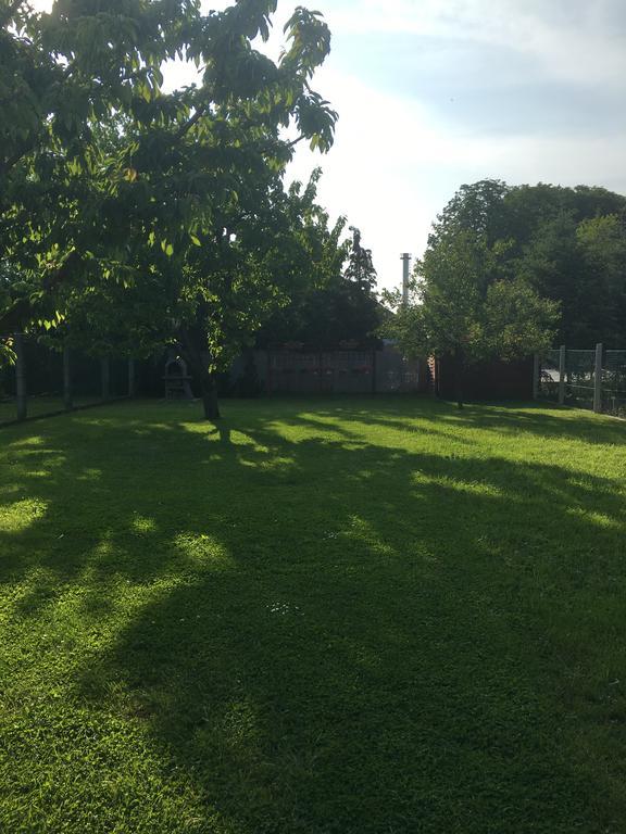 Kristaly Apartmanhaz Шарвар Екстер'єр фото