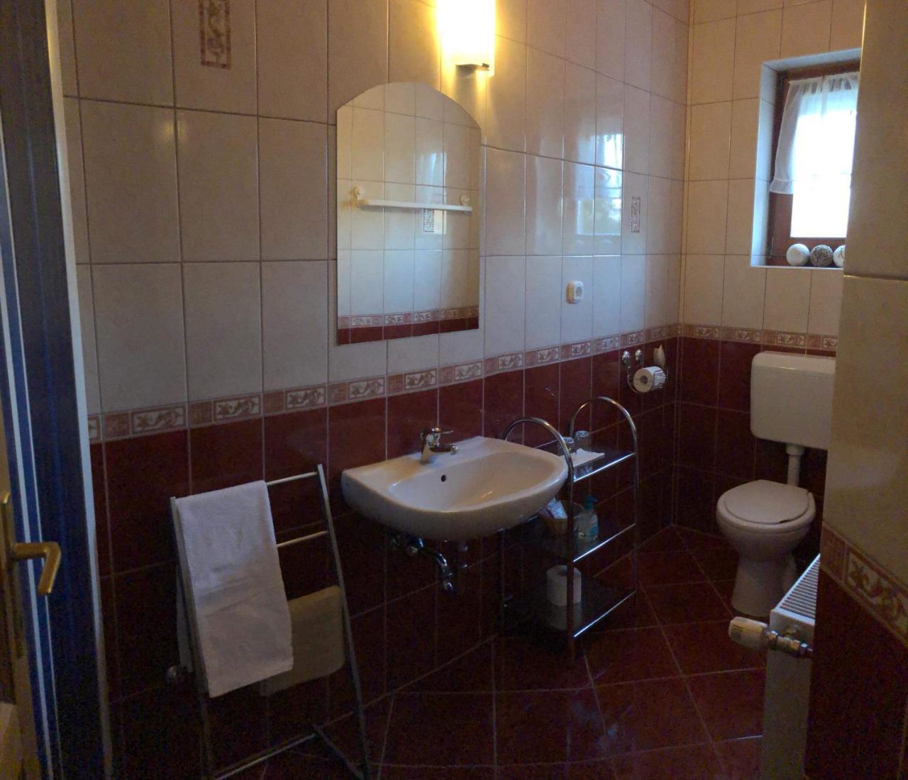 Kristaly Apartmanhaz Шарвар Екстер'єр фото