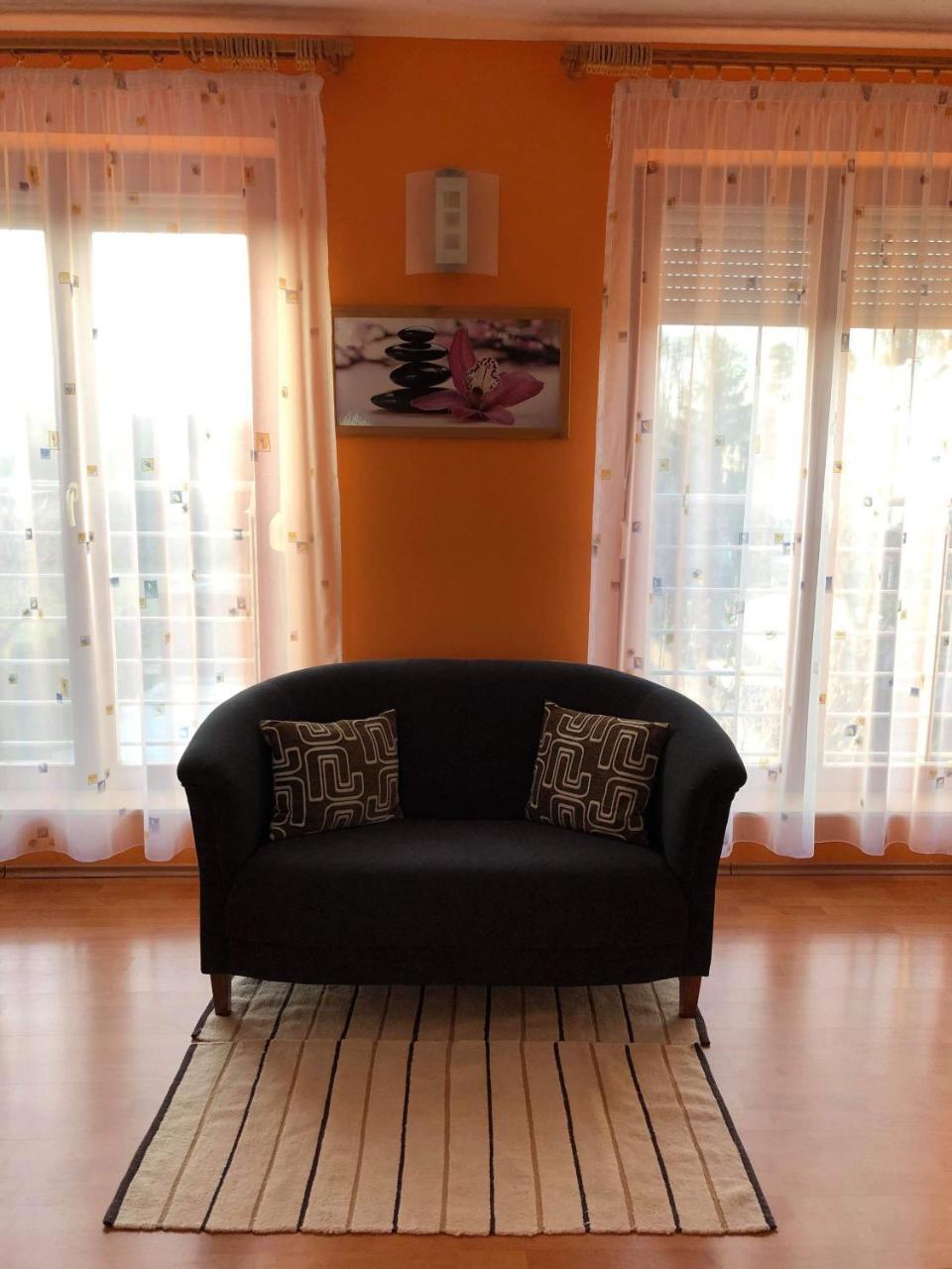 Kristaly Apartmanhaz Шарвар Екстер'єр фото