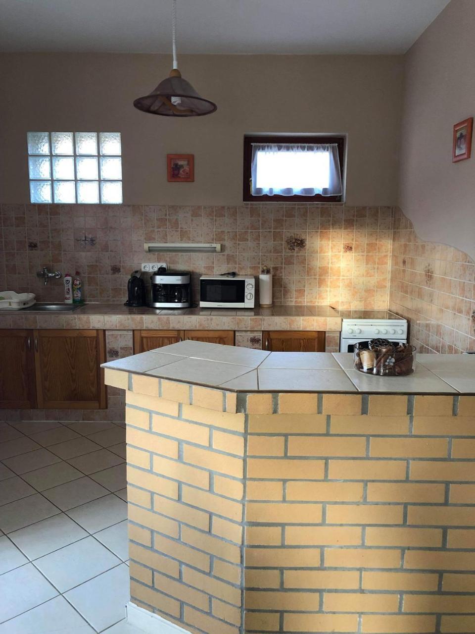 Kristaly Apartmanhaz Шарвар Екстер'єр фото
