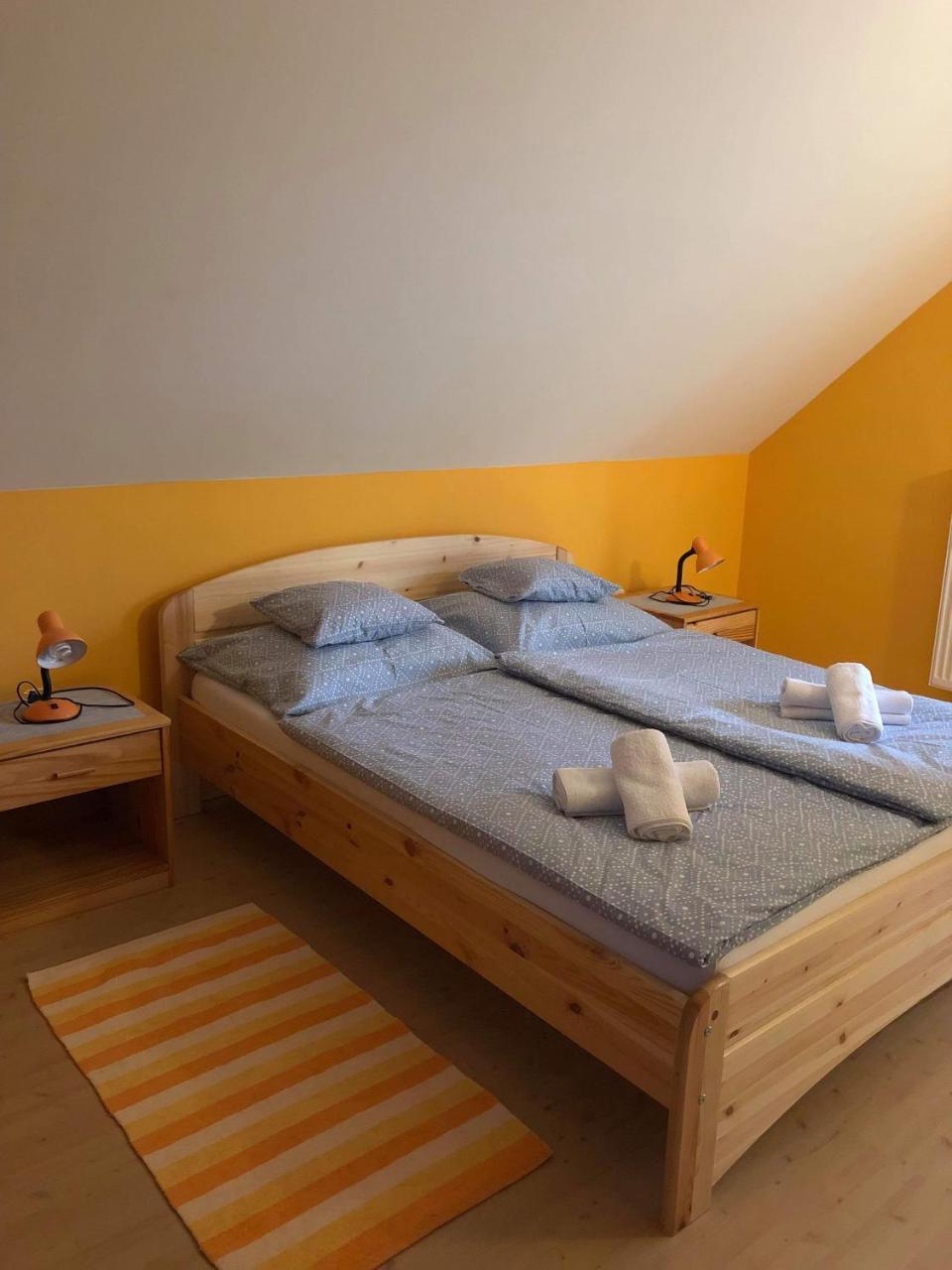 Kristaly Apartmanhaz Шарвар Екстер'єр фото