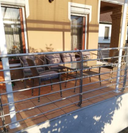 Kristaly Apartmanhaz Шарвар Екстер'єр фото